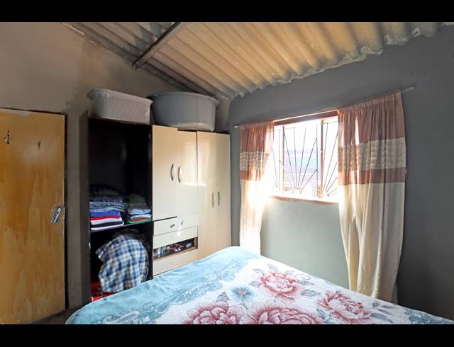 9 BEDROOM HOUSE FOR SALE IN COSMO CITY